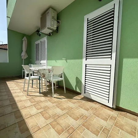 Apartment Tratincica *